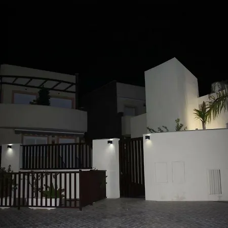 Bonito Duplex En Primera Linea De Playa * トレモリノス